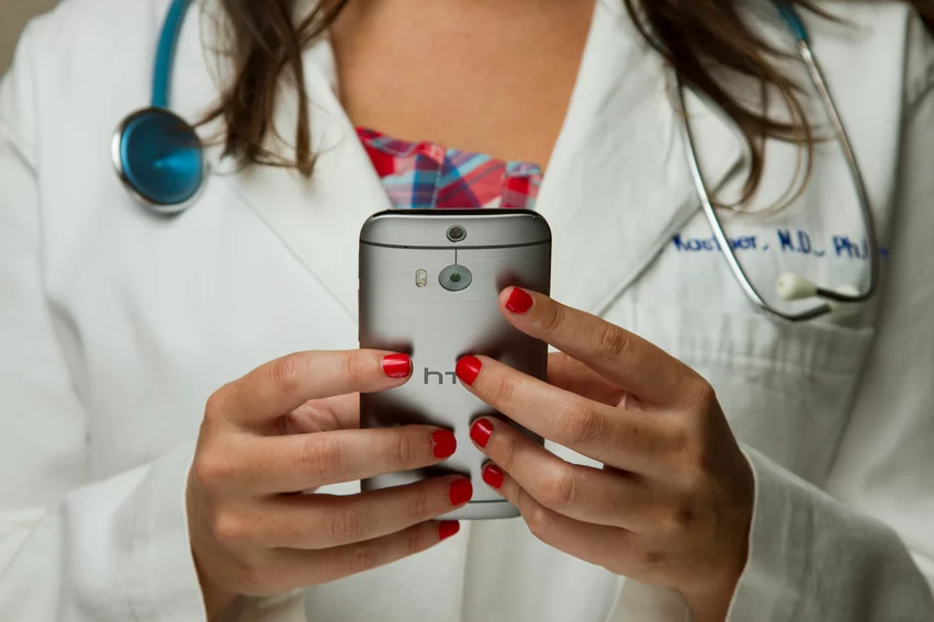 physician acceptance of generative AI