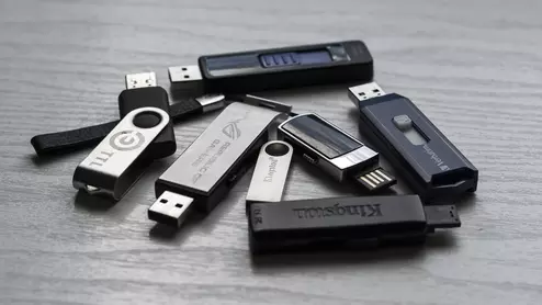 USB flash memory thumb