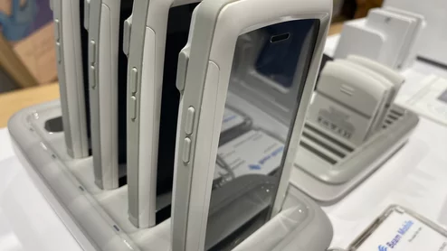 Hospital iPhone smartphone mobile computing charger station Beam Mobile HIMSS23.